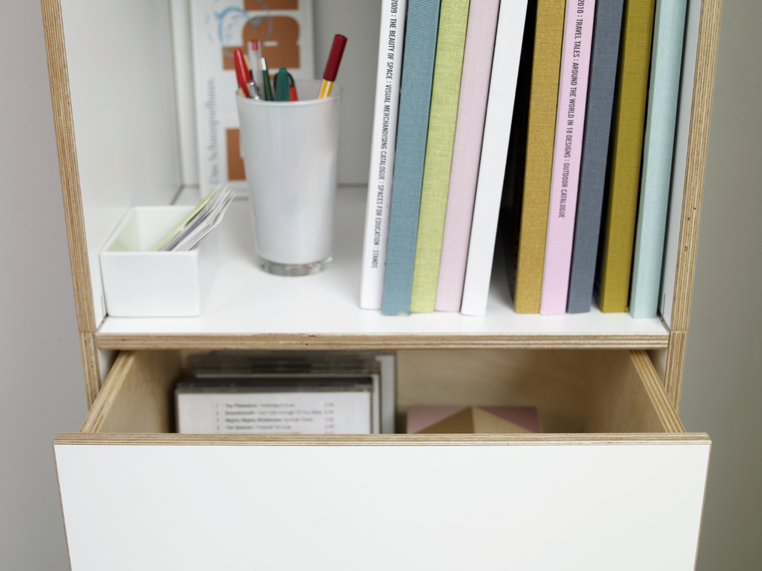 Hochwertiges Büroregal aus Birke mit Melaminharz Beschichtung individuell konfigurierbar
